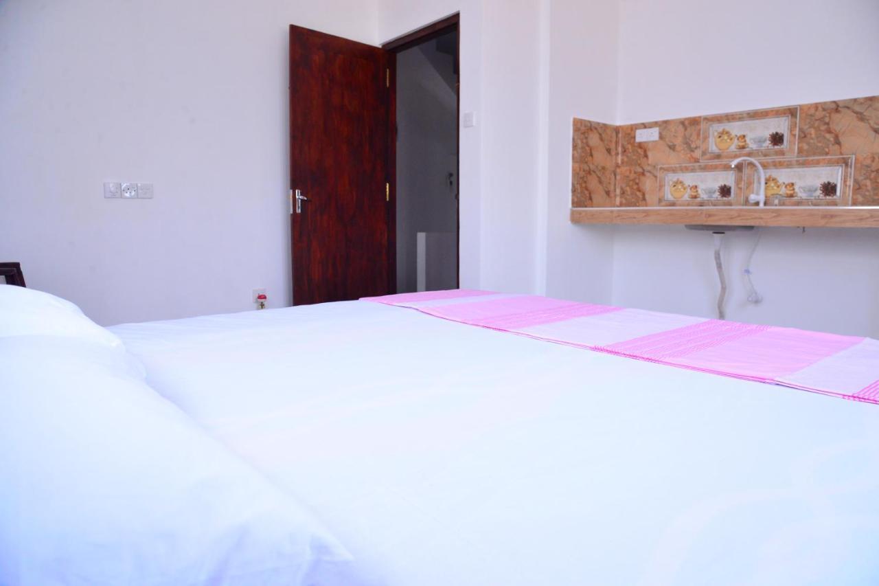 Roshan'S Guest House Хиккадува Экстерьер фото