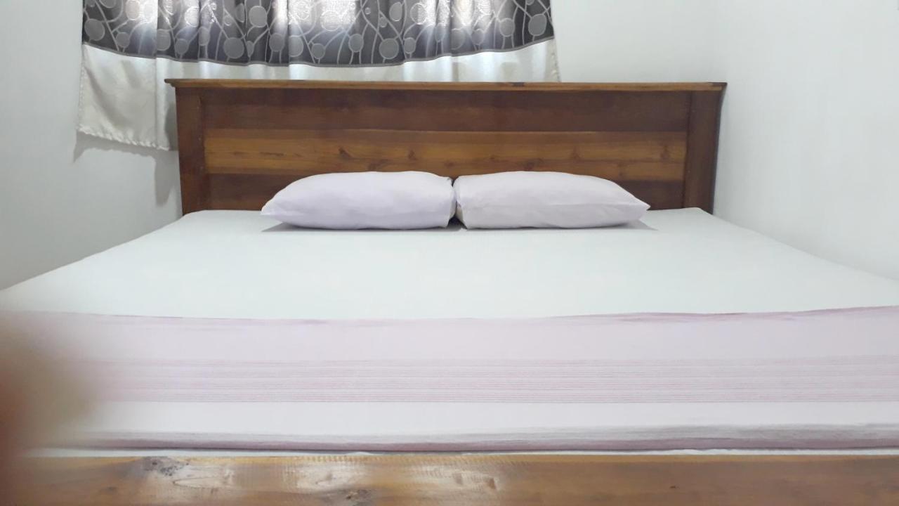 Roshan'S Guest House Хиккадува Экстерьер фото
