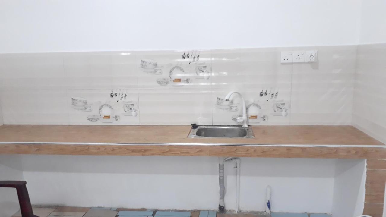 Roshan'S Guest House Хиккадува Экстерьер фото