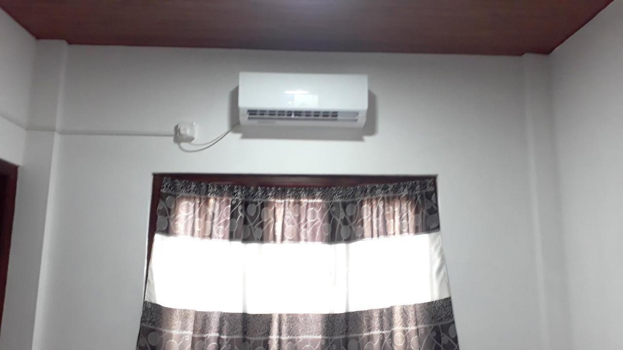 Roshan'S Guest House Хиккадува Экстерьер фото